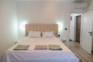 Waterfront Luxury Apartments - 5