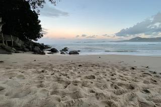 150m da Praia das Toninhas Com Varanda Gourmet - 9