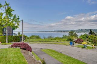 1 Block to Lake Washington: Family Gem w/ Hot Tub! - 8