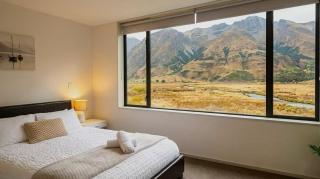 Scenic Stay Near the Soul of Queenstown - 0