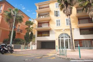 Royale Sejour - Happy Rentals - 1