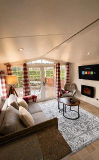 Brae Lodge Dollar - 1