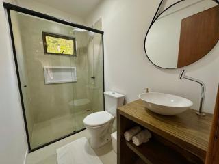 Pousada Villa Barong - Apartamentos completos a 150m do Centrinho da Praia do Rosa com Piscina e Churrasqueira - 4