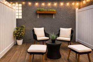 E&A SouthWest Miami Cozy 2BR Apartment with Private Parking - 9