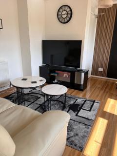 Comfortable & Cosy Tranquil Apt - 8