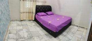 Adam Qaisara Homestay - 1