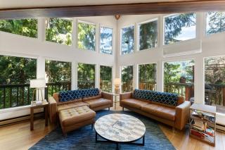 Lakefront Chalet w Hot Tub, EV Charger, King bed, Dock, Dogs OK! - 7