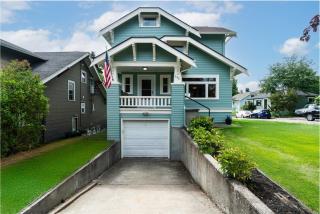 Beautiful Craftsman with Off-street parking, EV charger, Yard Dogs OK! - 5