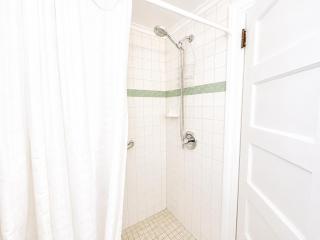 Cottage 5-6 - 2 Bedroom 1 Bath End Unit with Kitchenette Private Courtyard Pet Friendly fee applies - 4