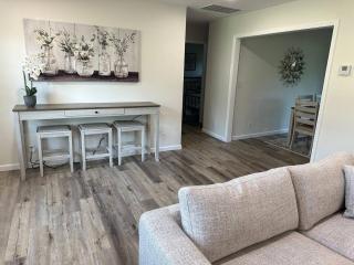 Beautiful 2 BR Cottage in Hamilton - 7