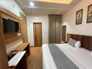 Hotel jbs inn - 8