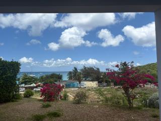 Friar's beach - Luxurious unit by the beach - 9