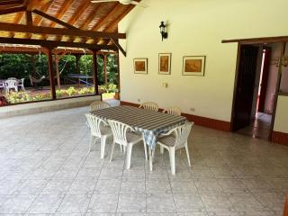 Finca para grupos con espectacular piscina en Santa Fe de Antioquia - 2