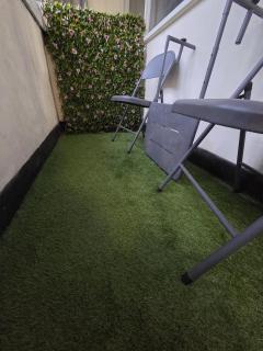 Modern City Centre Apartment - Balcony & Free Parking - 5