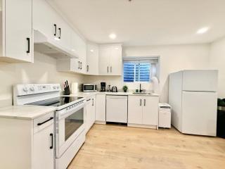 Cozy Private Suite - 5