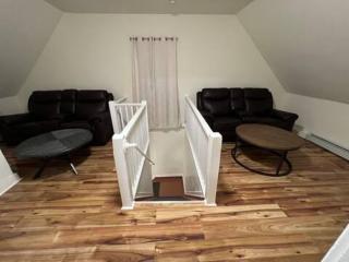 Spacious 3BR Niagara Stay + Backyard - 5