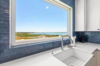 Sunny Isle Sanctuary Modern Bayfront 2BR - 8