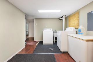 Private 2BR Suite near UBC Sleeps 6 - 5