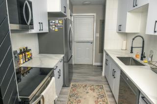 Cozy room with private bathroom minutes to West Edmonton Mall - 2