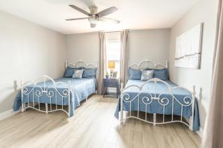 Waterfront Gem Near Kemah Sunset Views - 5