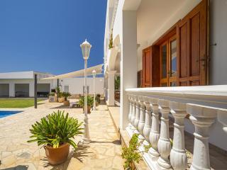 Chic 12-Guest Villa with Pool in Ibiza - 5