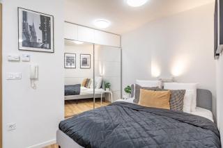 NEW - Central Comfy Home with Balcony - 3