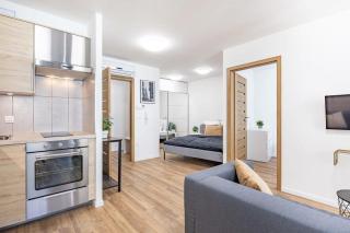 NEW - Central Comfy Home with Balcony - 4