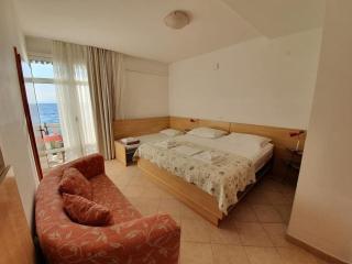 Apartments by the sea Drasnice, Makarska - 25839 - 1