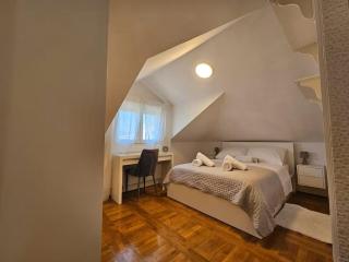 Apartments with WiFi Split - 25945 - 3