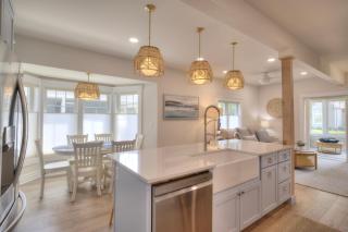 Coastal Inspired Beach House - Steps from South Beach & Kids Corner! - 4