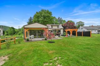 Riverfront Oasis Retreat - 0