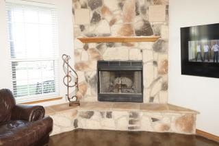 Large 5-Bedroom Farmhouse with Barn in Waxahachie Perfect for Families and Groups - 5