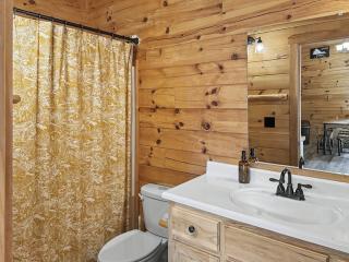Getaway Cabin | Hot tub + Fire Pit + Trail Access - 6
