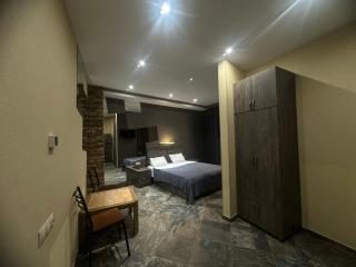 hotel Labyrinth pool - Tbilisi - 4