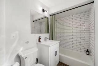 Cozy 1 Bedroom 1 Reserved Parking Workdesk - 5