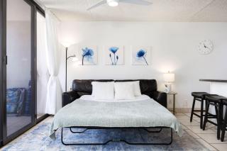 7FL Waikiki Retreat, Steps to Beach, Shops, Dining - 5