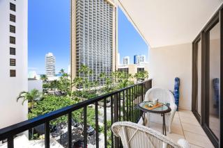 Waikiki Banyan with pool, hot tub & beach access - 8