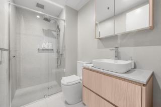 City Chic Modern 1BR in CBD w Parking n Views - 7
