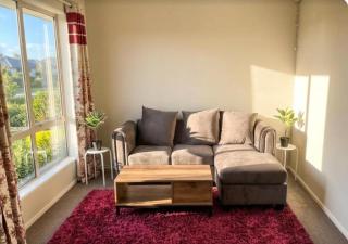 Stylish Trentham Retreat - 6