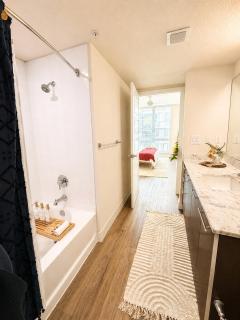 Channelside Escape - Egg Chair Balcony - Walkable - 6
