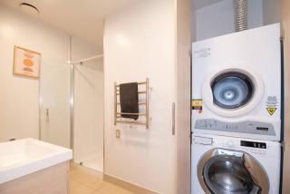 Auckland CBD Seaview and Harbor View 2 Bedroom Apartment - 6