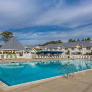 Driftaway Hotel and Pool - 8