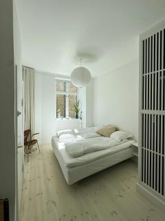 Apartment With High Ceilings In Frederiksberg - 1