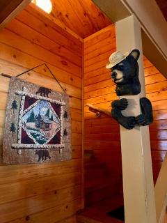 The Bearadise Fun Cozy Centrally Located Cabin - 5