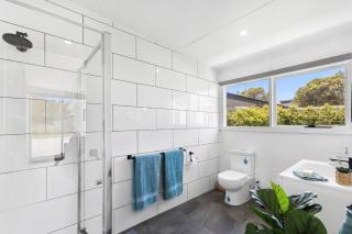 Lonsdale By The Sea - 5