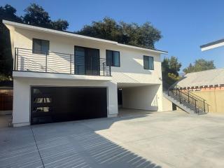 Conveniently Located Near JPL Rose Bowl and Freeway - 0