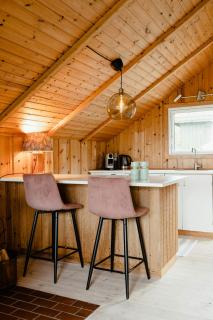 Simple Living Right Next To The Sea - 6