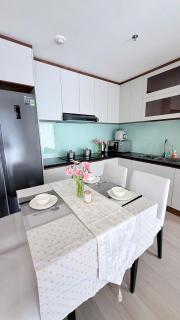 2Br- Lumier Blv-swimming view - 6
