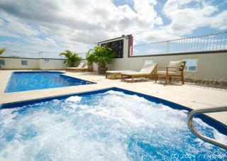 Privately Owned Apartment 'Tropical Sunsets Studio' in Cairns City - 6