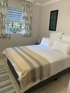 Cozy, 2 bedroom beachfront apartment - 1
